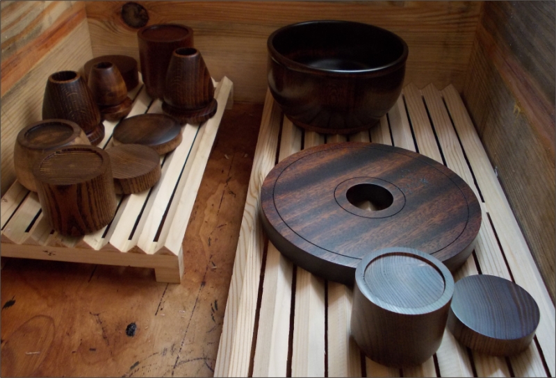 Pillant�s a sz�r�t�l�da belsej�be.