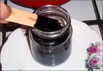 A lakk finom�t�sa �s sz�nez�se.